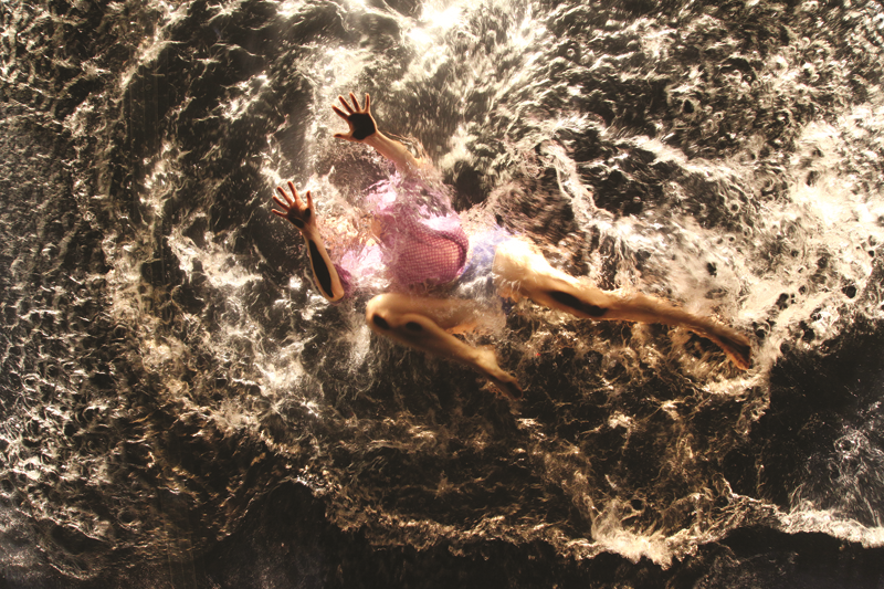 FUERZA BRUTA GÖSTERİSİ