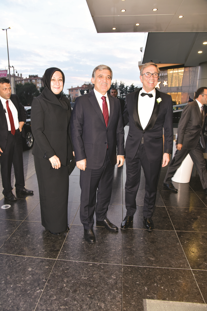 PELİN AKIN VE CEM BAVER ÖZALP EVLENDİ