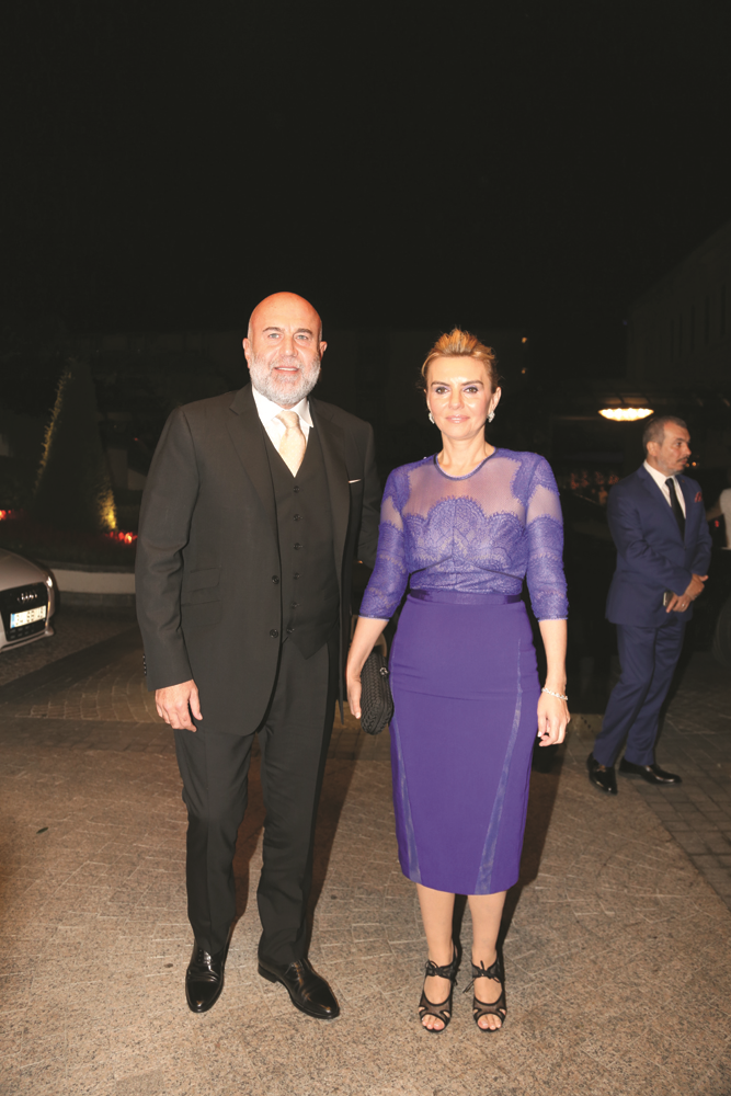 DENİZ EKŞİOĞLU VE ONUR ORAKÇIOĞLU EVLENDİ