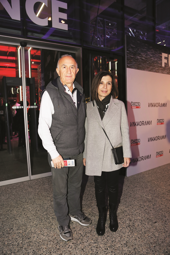 FUERZA BRUTA GÖSTERİSİ