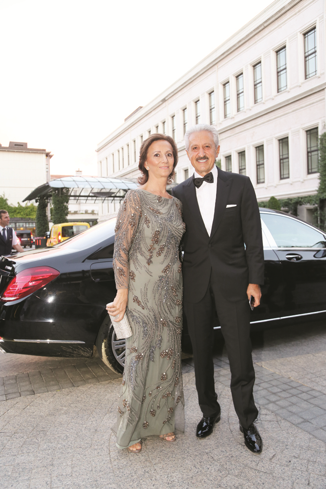 DENİZ EKŞİOĞLU VE ONUR ORAKÇIOĞLU EVLENDİ