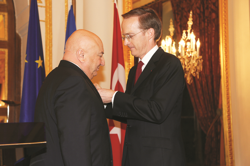 SANİ ŞENER’E, LEGION D’HONNEUR NİŞANI