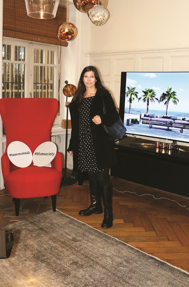 ÖZLEM AVCIOĞLU DOSTLARINI AĞIRLADI