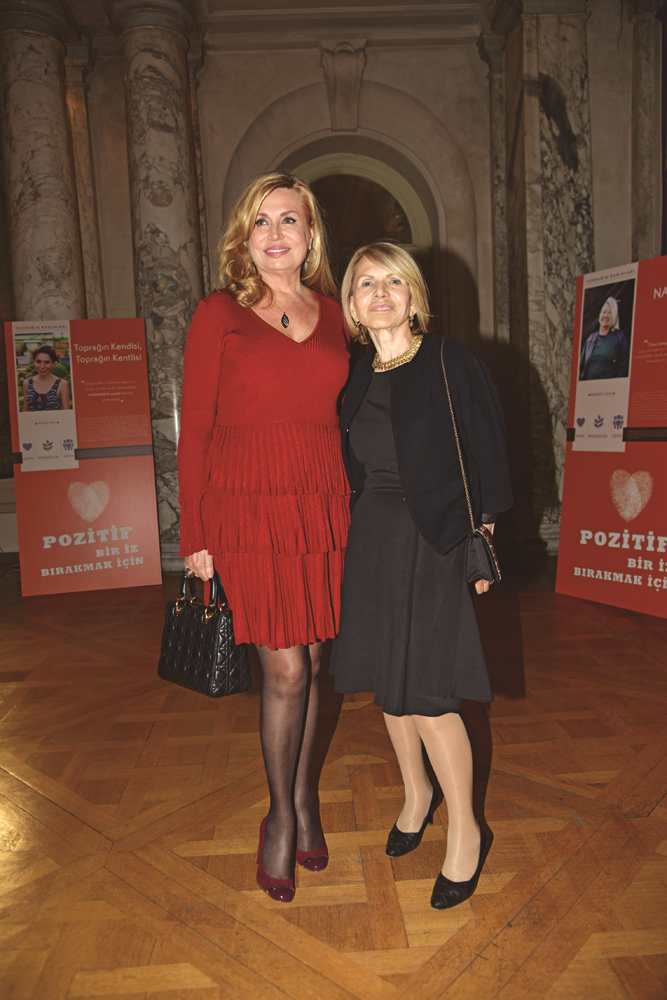 KADINLARA  DESTEK İÇİN BİR ARADALAR