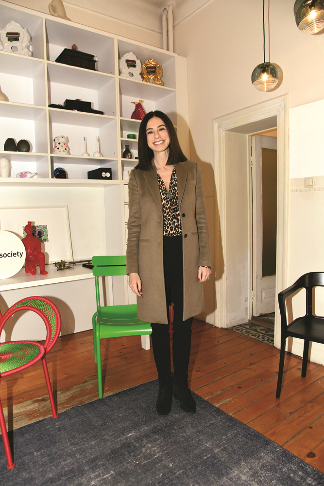 ÖZLEM AVCIOĞLU DOSTLARINI AĞIRLADI