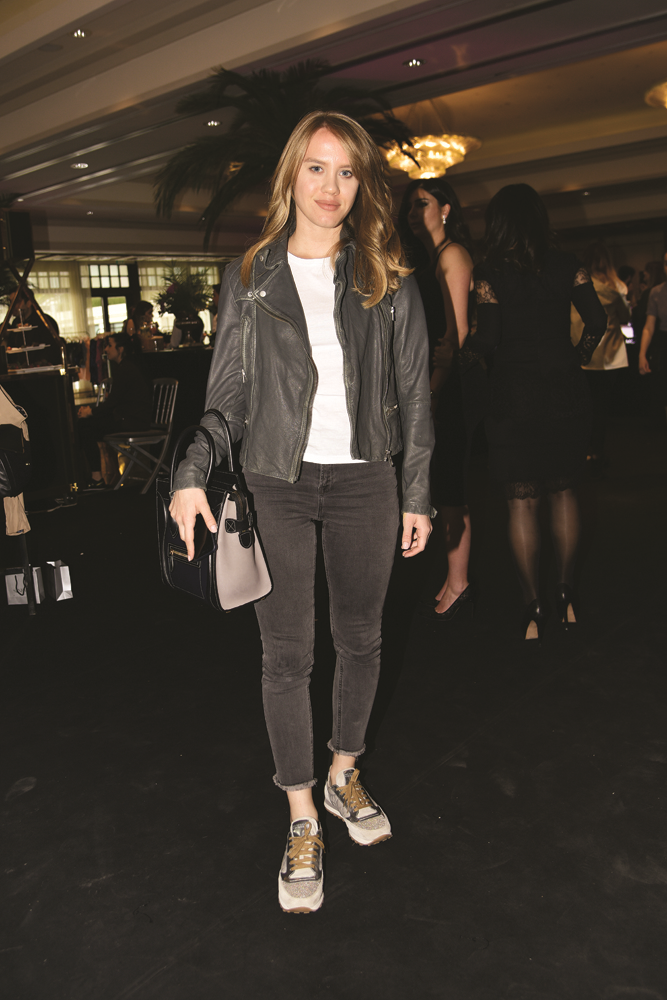 KADINLAR GÜNÜNDE ALIŞVERİŞ ŞENLİĞİ