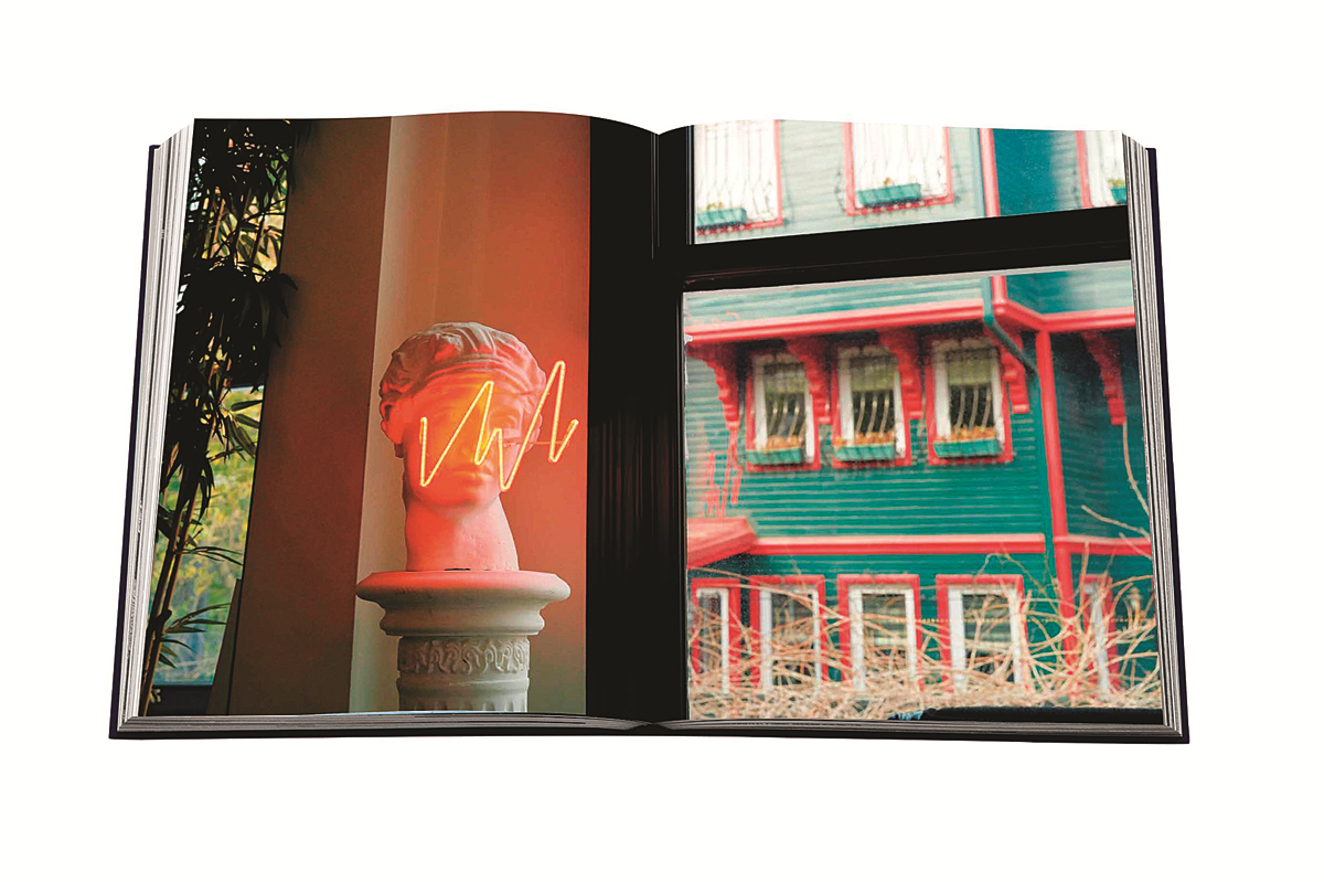 CEMİYETİN FAVORİ KİTAPLARI