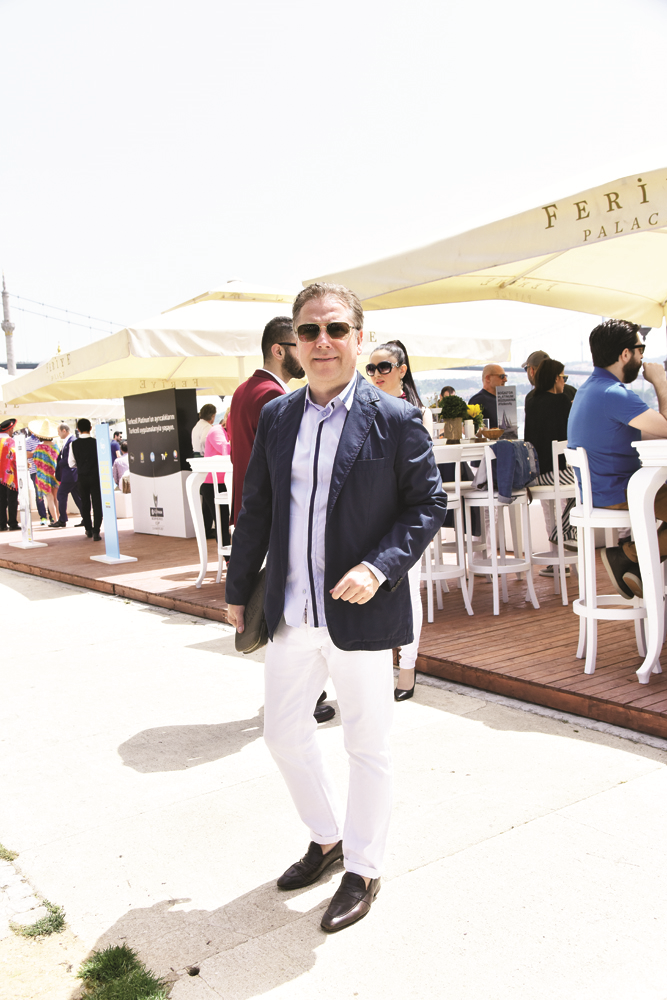 YELKENLİLERİN MÜCADELESİ