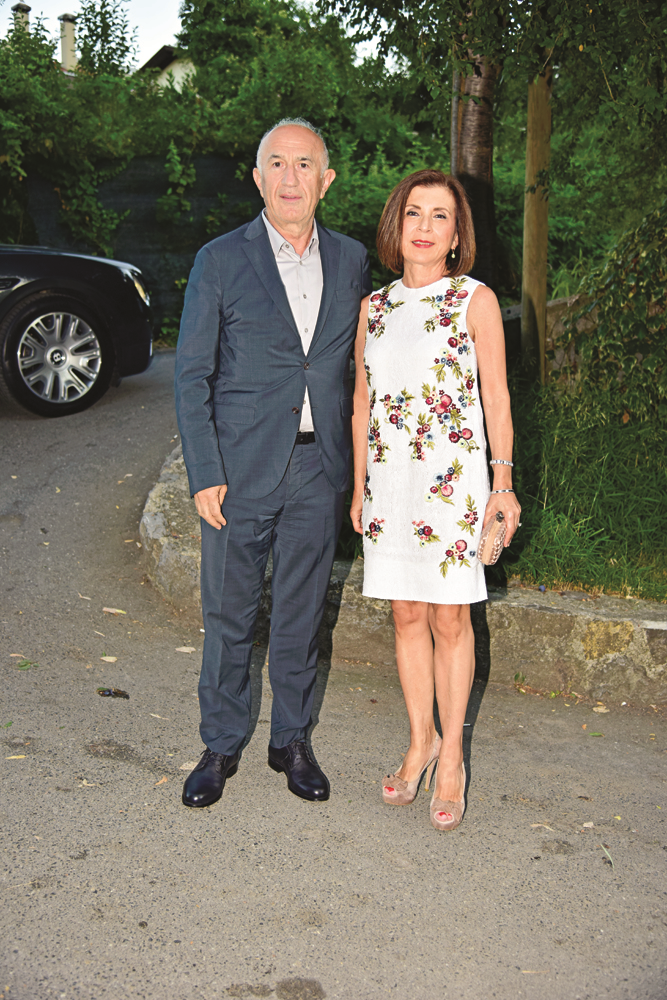 ESRA ECZACIBAŞI VE MURAT ÇOŞKUN NİŞANLANDI