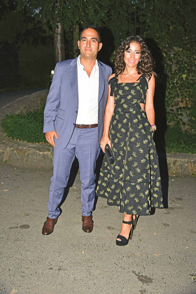 ESRA ECZACIBAŞI VE MURAT ÇOŞKUN NİŞANLANDI