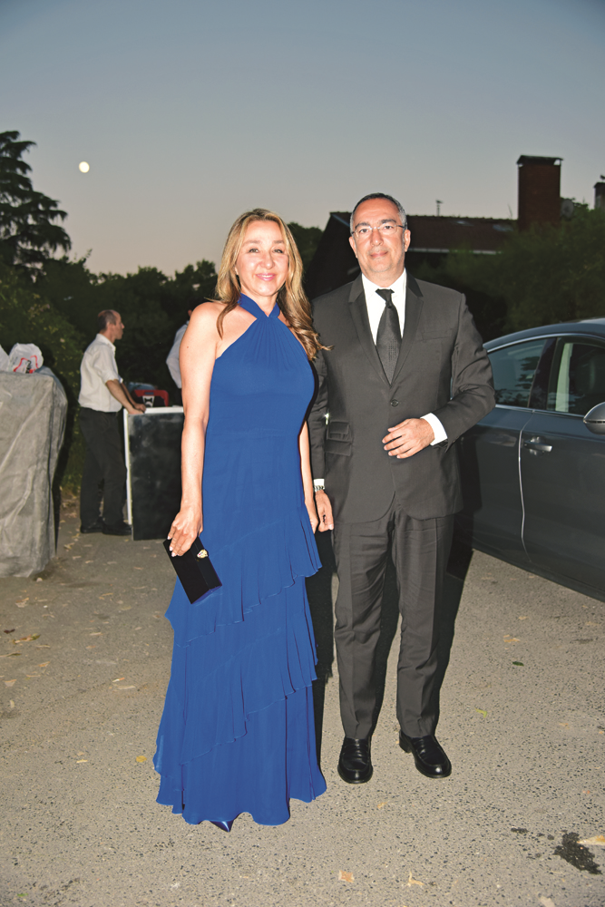 ESRA ECZACIBAŞI VE MURAT ÇOŞKUN NİŞANLANDI