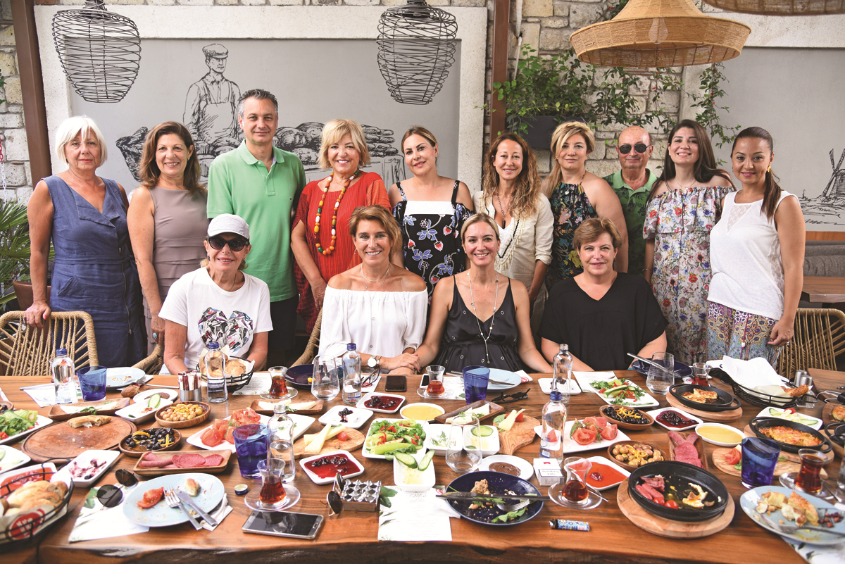 MUTLU PAZAR KAHVALTISI ALAÇATI