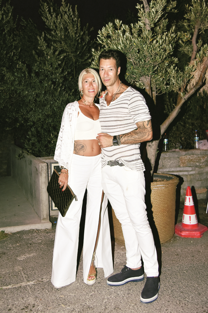 WHITE PARTY SÜRPRİZİ