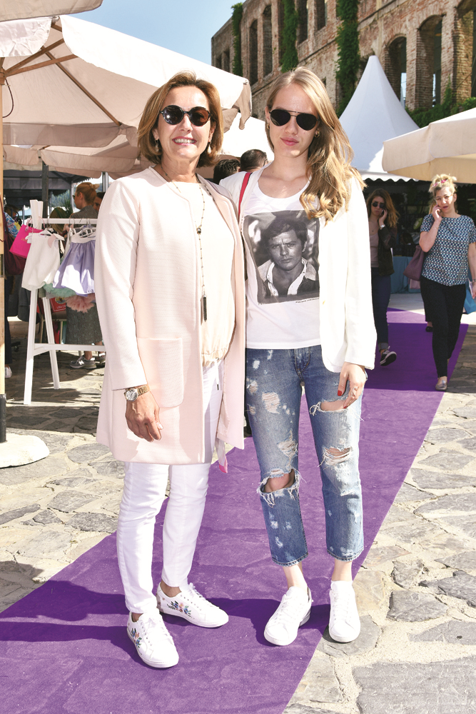 TOG BAZARDA GENÇLERE DESTEK