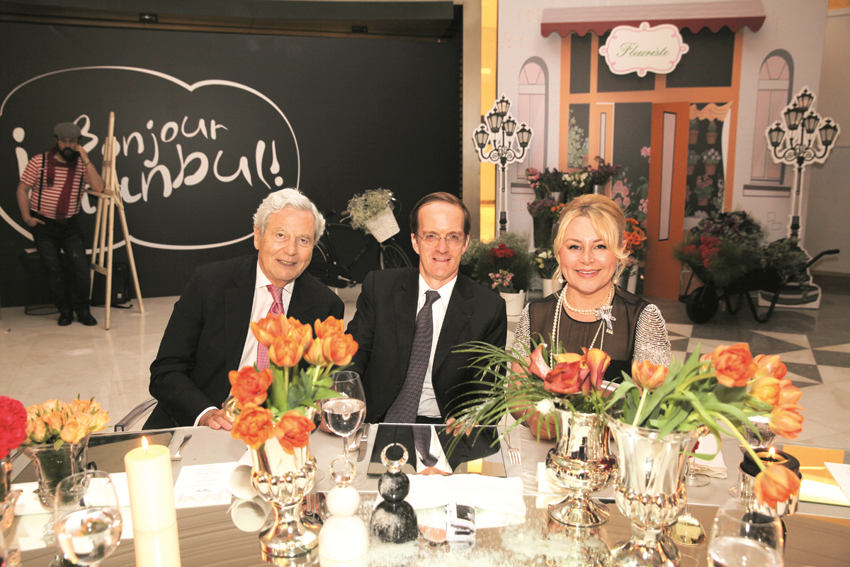 SABANCI AİLESİ’Nİ BULUŞTURAN GÖRKEMLİ AÇILIŞ