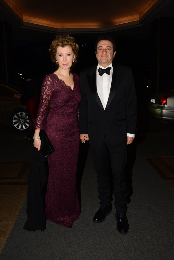 ALİ SUNAL VE NAZLI KURBANZADE EVLENDİ