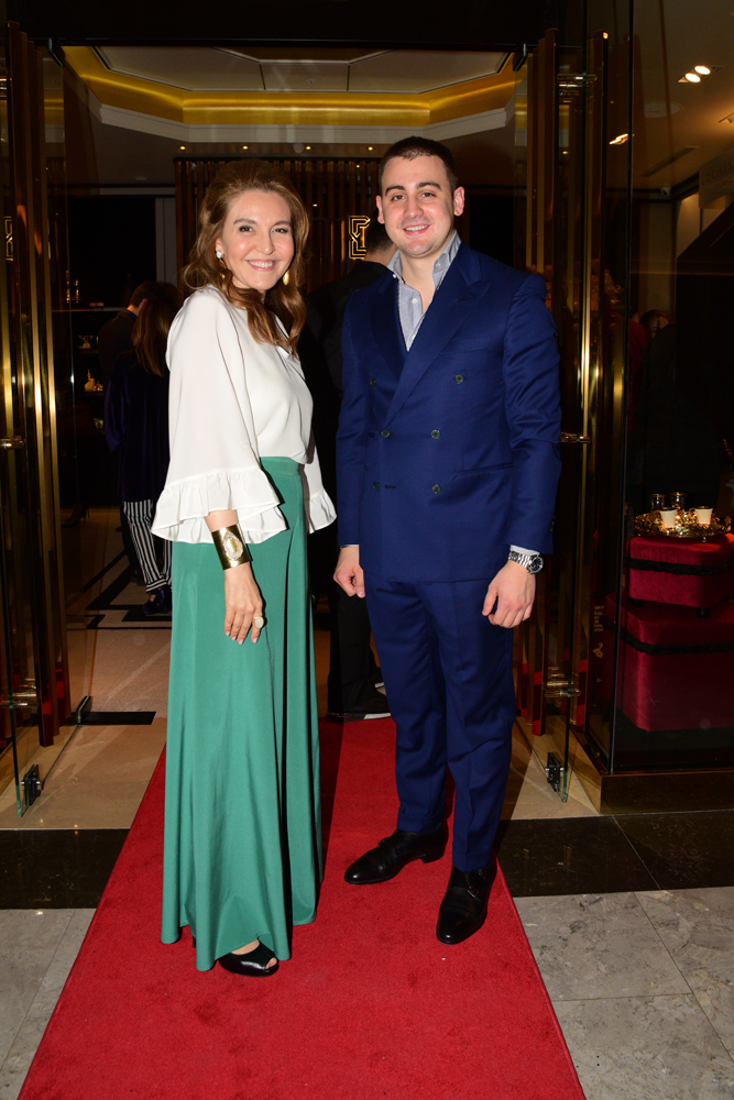 KOKUNUN BÜYÜLÜ DÜNYASINA YOLCULUK