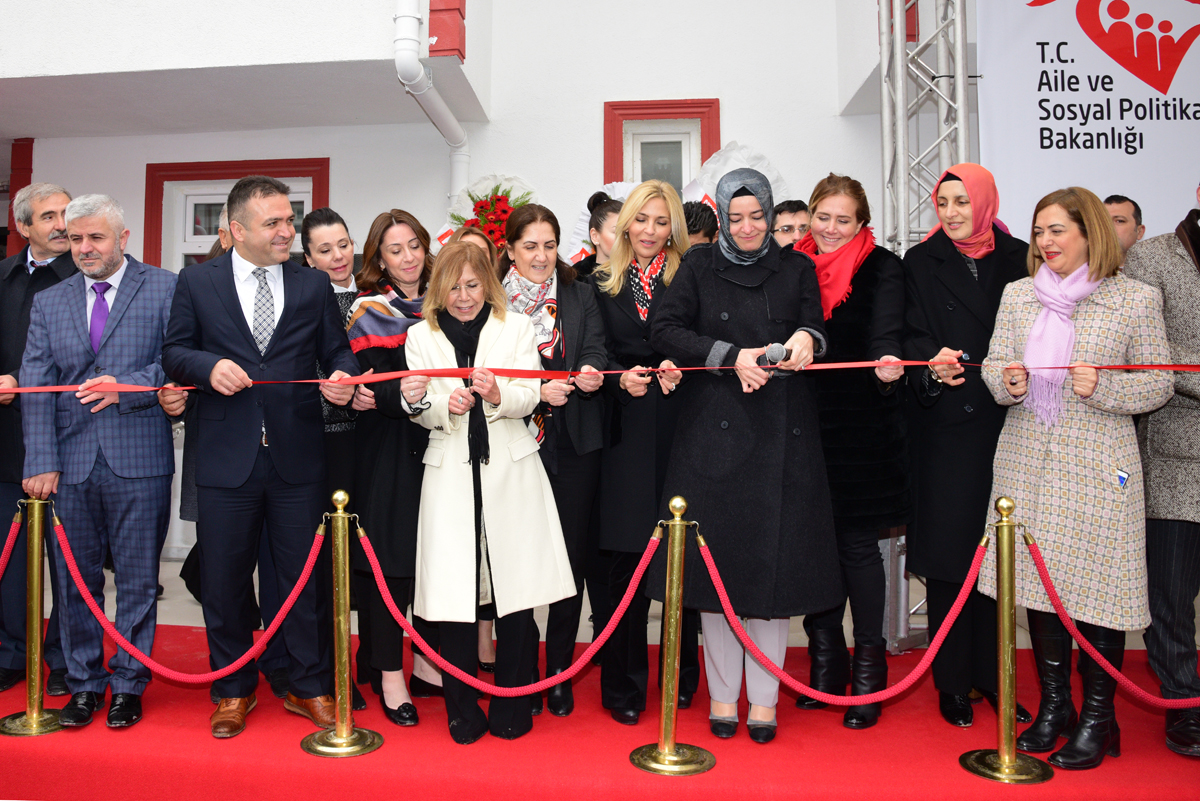 MİNİK KALPLER’DEN ÇOCUKLARA YUVA