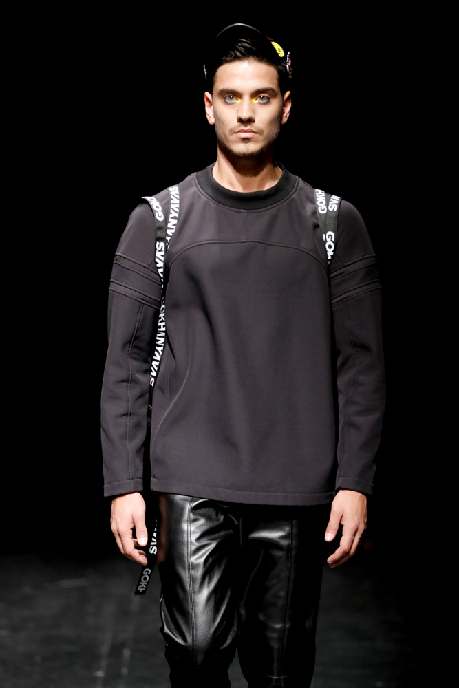 İLHAMINI GEÇMİŞTEN ALIYOR