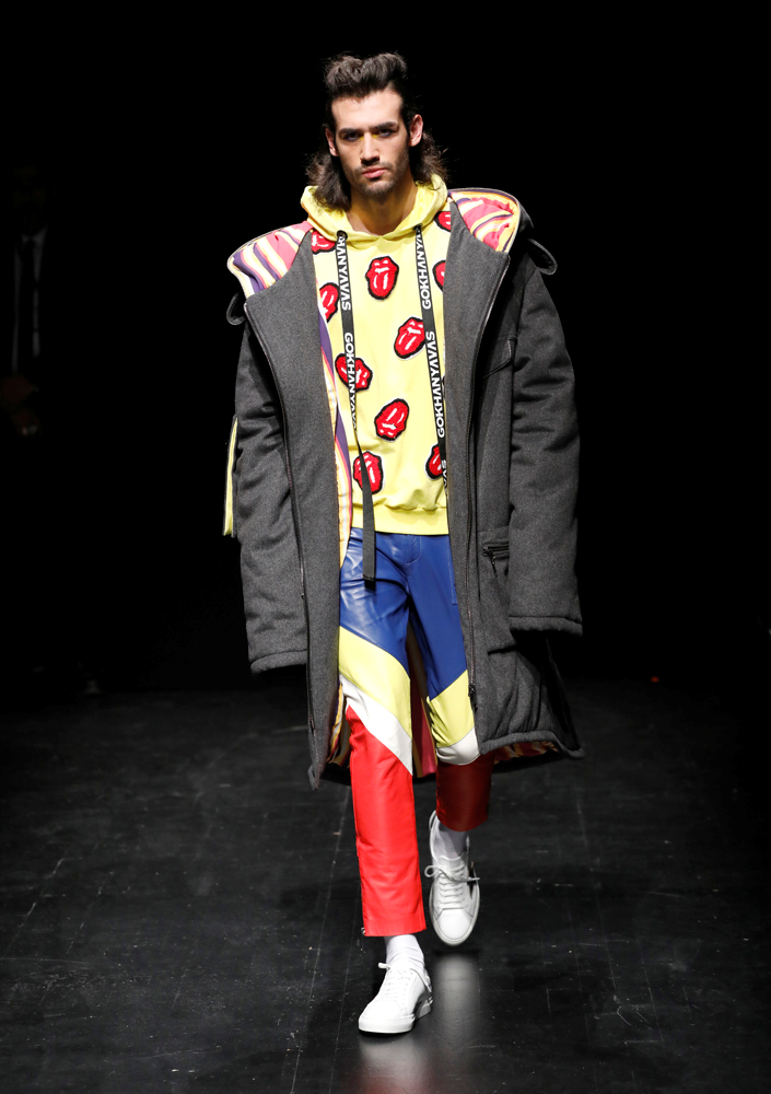 İLHAMINI GEÇMİŞTEN ALIYOR