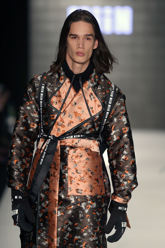 ÖZGÜN VE AKILDA KALICI