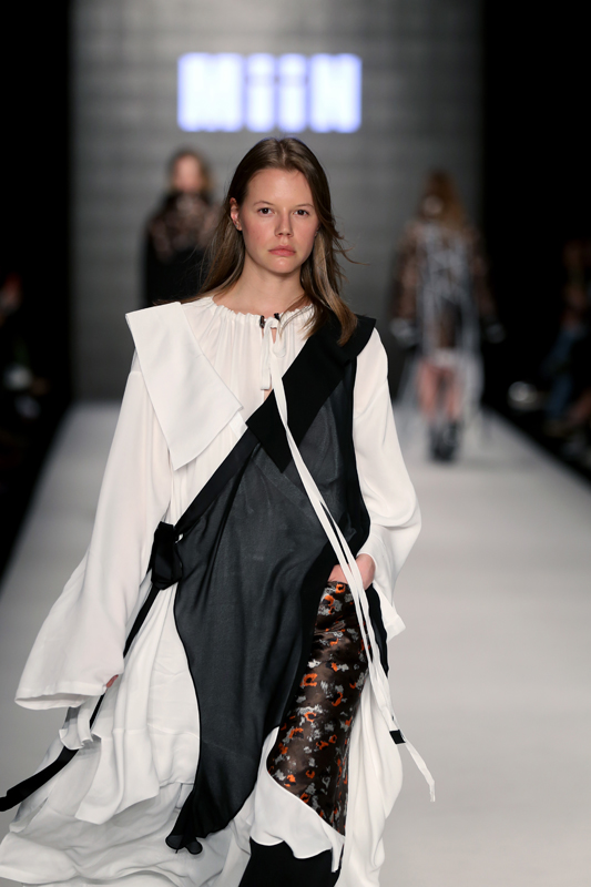 ÖZGÜN VE AKILDA KALICI