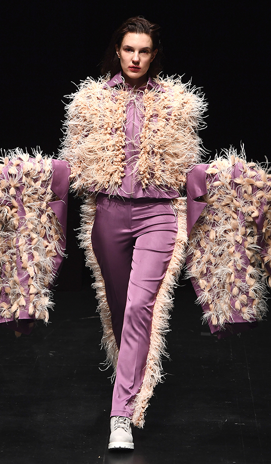 GENÇ TASARIMCILARDAN ŞOV