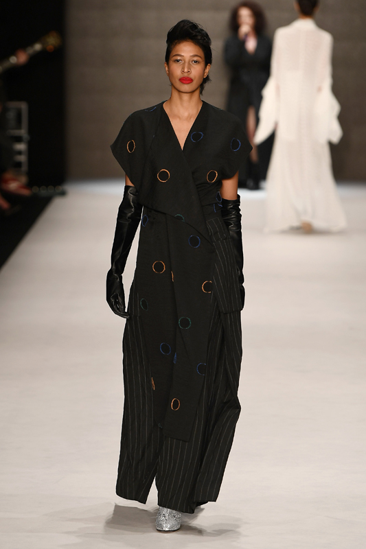 BELMA ÖZDEMİR AUTONOMOUS DEFİLESİ