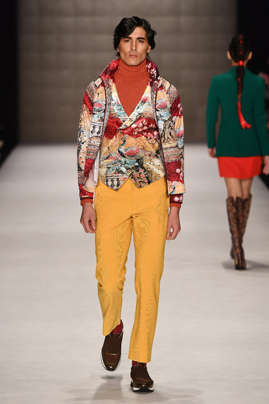 NİYAZİ ERDOĞANDAN KADIN KOLEKSİYONU