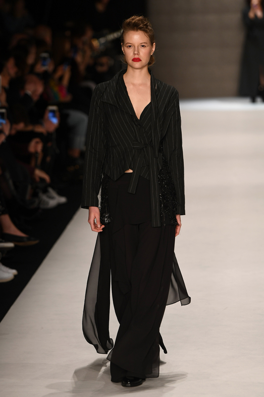 BELMA ÖZDEMİR AUTONOMOUS DEFİLESİ