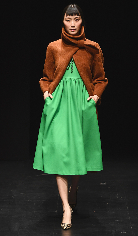 CESARETİNİ FEMİNENLİKTEN ALIYOR