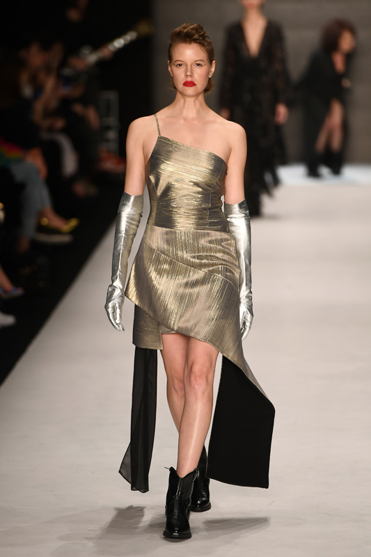 BELMA ÖZDEMİR AUTONOMOUS DEFİLESİ