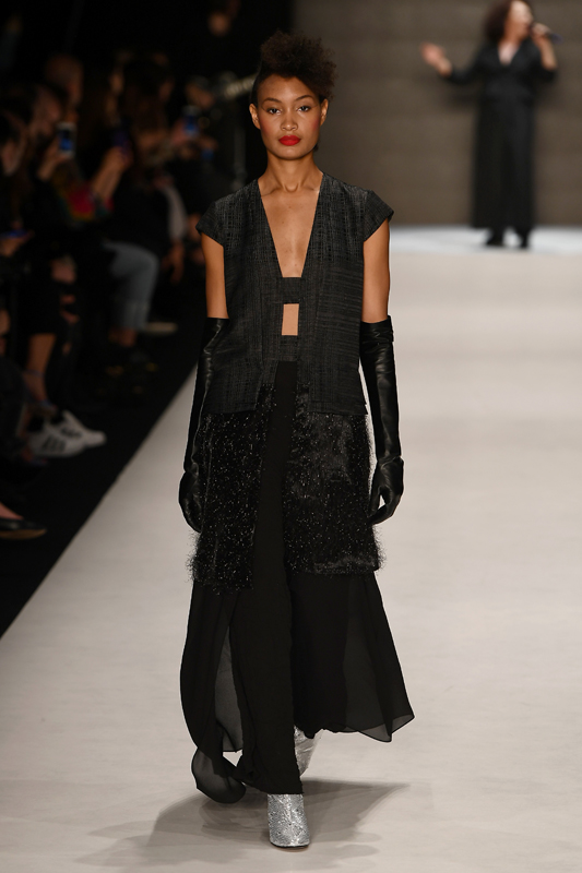 BELMA ÖZDEMİR AUTONOMOUS DEFİLESİ