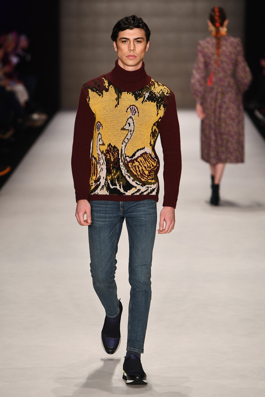 NİYAZİ ERDOĞANDAN KADIN KOLEKSİYONU