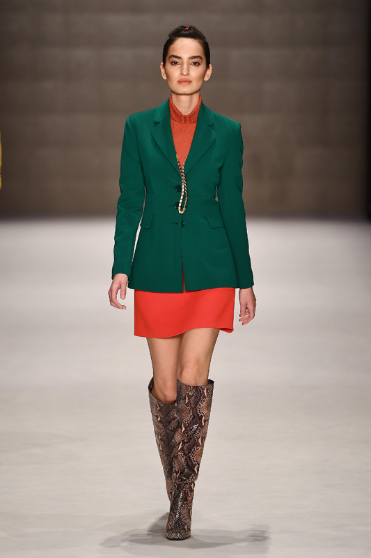 NİYAZİ ERDOĞANDAN KADIN KOLEKSİYONU