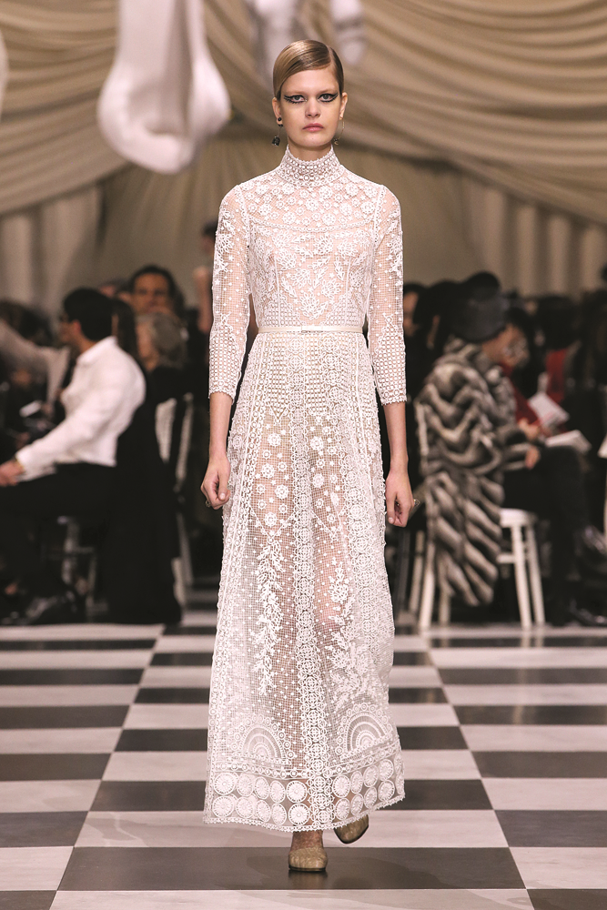 GÖZ KAMAŞTIRAN GELİNLER