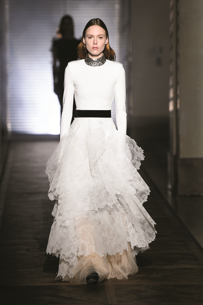 GÖZ KAMAŞTIRAN GELİNLER