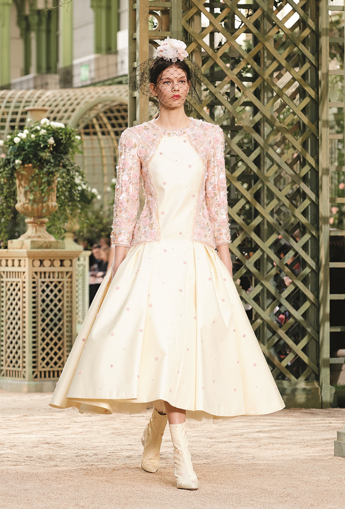 GÖZ KAMAŞTIRAN GELİNLER