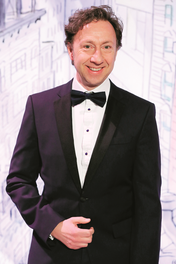 GÜL BALOSUNDA ROMANTİK ANLAR