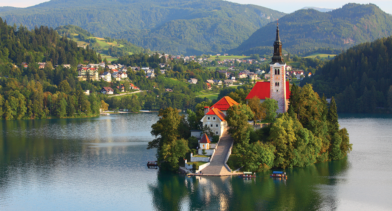 SLOVENYA’NIN GÖZ BEBEĞİ PİTORESK BLED