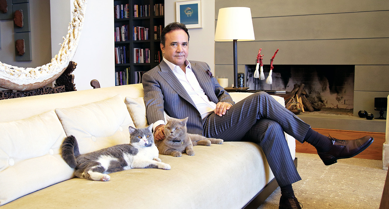 EMİN HİTAY EVİNİN KAPILARINI ALEM İÇİN AÇTI