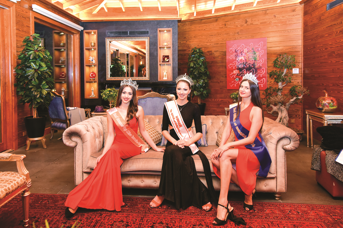 TESCİLLİ GÜZELLERİN BOĞAZ KEYFİ