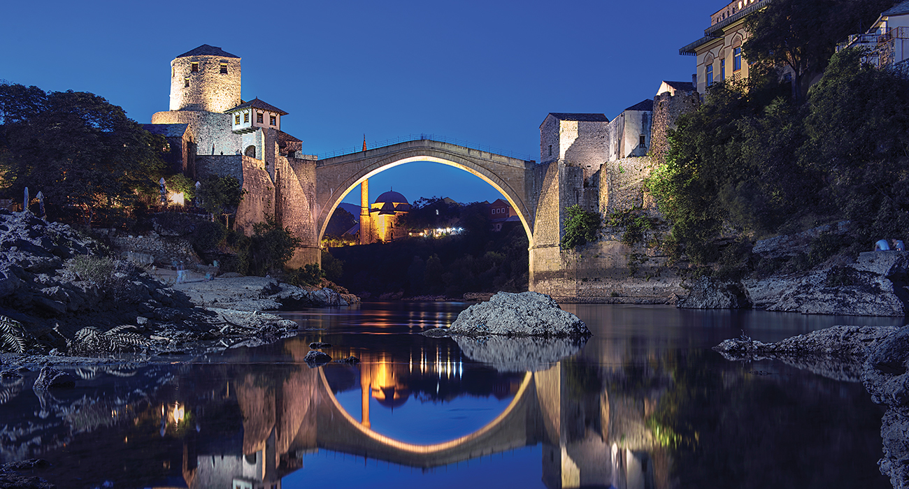 GÜZEL İNSANLARIN ŞEHRİ MONSTER