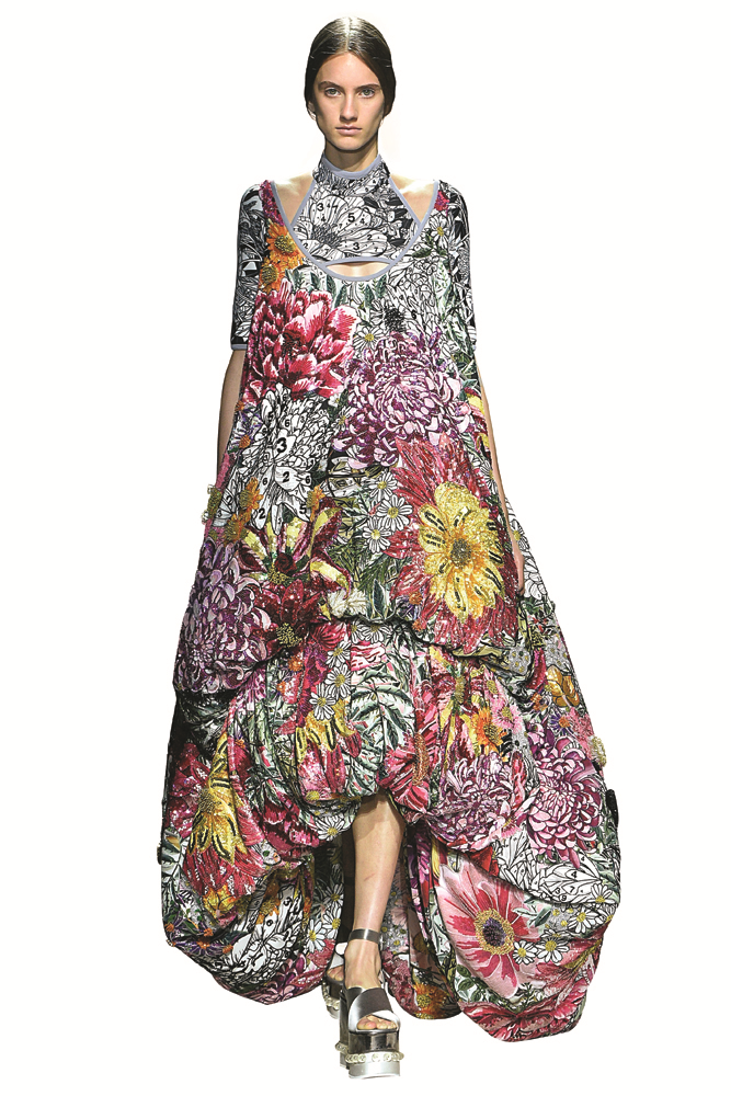 SEZON TRENDİ ÇİÇEK DESENLERİ