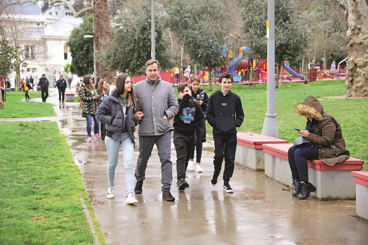 İSTANBUL CADDELERİ