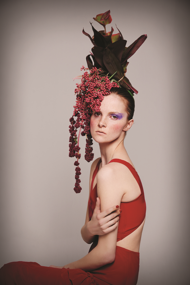 İÇİNDEN KOKU GEÇEN SERGİ