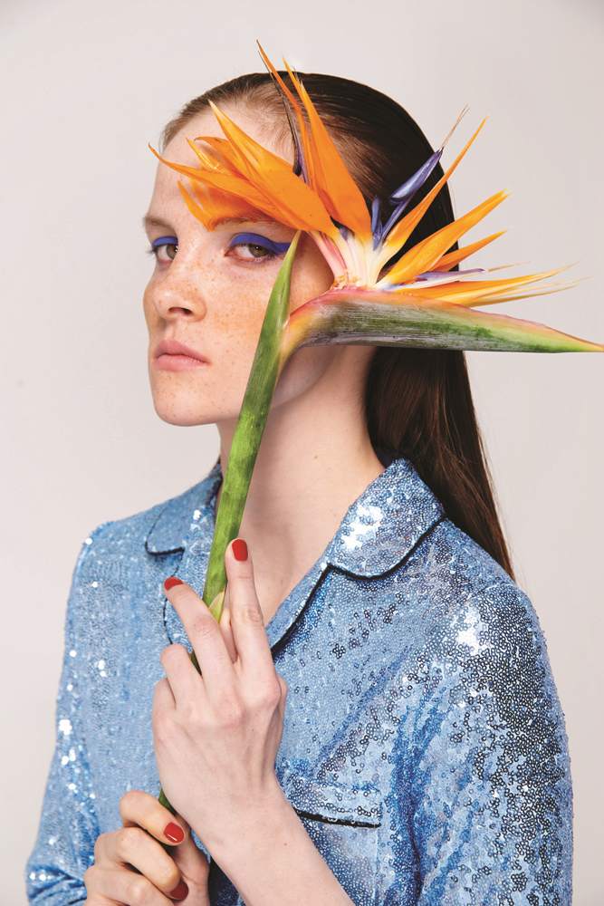 İÇİNDEN KOKU GEÇEN SERGİ