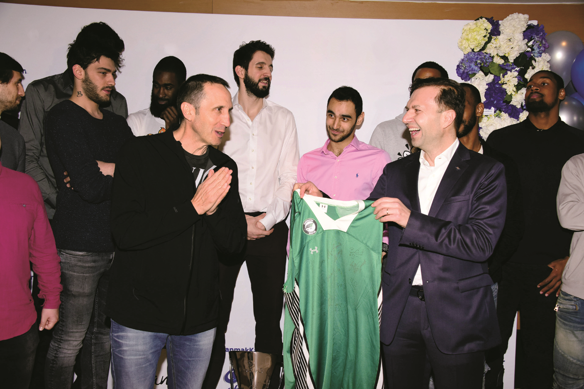 ŞAMPİYON DAÇKAYA ÖZEL KUTLAMA