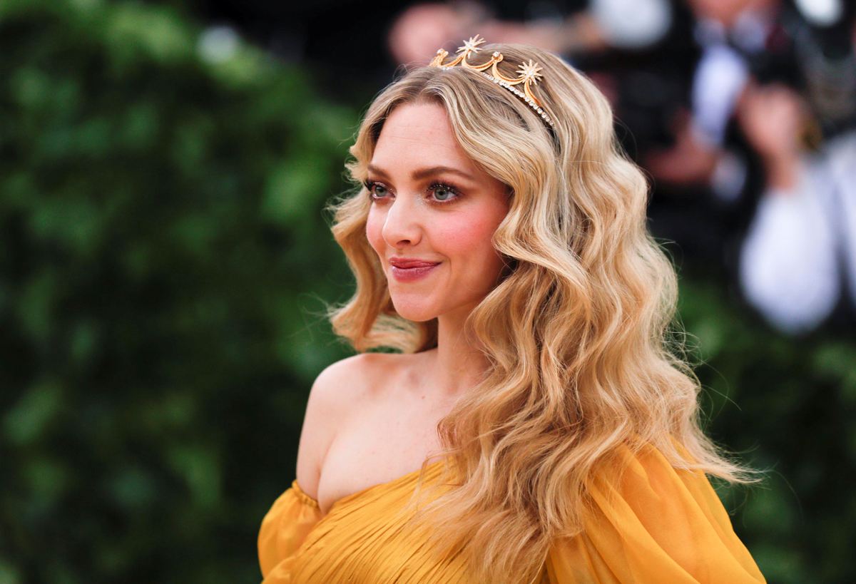 MET GALADA DİKKAT ÇEKEN SAÇ VE MAKYAJLAR