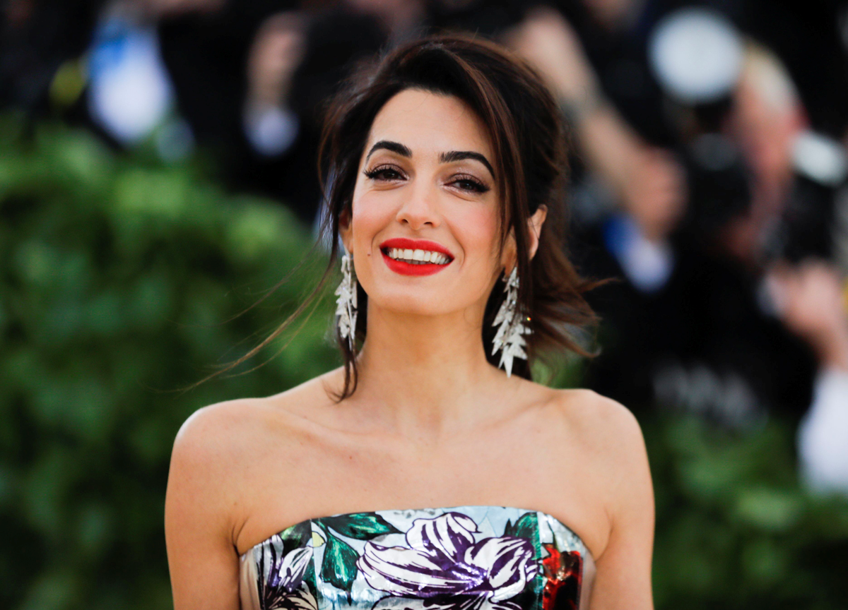 MET GALADA DİKKAT ÇEKEN SAÇ VE MAKYAJLAR